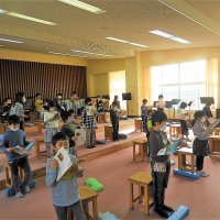 12月３日(金)　トピックス(１年音楽＆２年朝の様子)