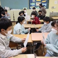 小学校１番の思い出を友達に発表することができたかな？