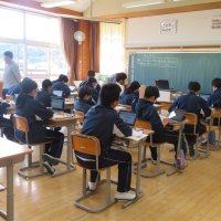 里美中学校の授業の様子を紹介します。