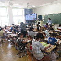 ３、4年生の授業（5/21）の様子です