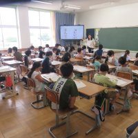 ３、4年生の授業（5/22）の様子です