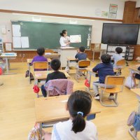 里美小学校　朝の読み聞かせがありました。