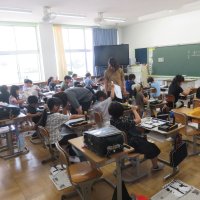 ３、4年生の授業（6/11）の様子です