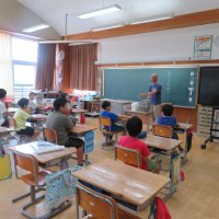 小学校４年生総合的な学習の時間「里川の水質について調べよう」