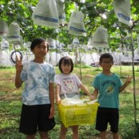 ３年生　ぶどう園の見学　兼　親子学習会