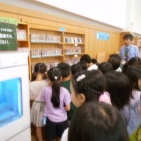 ２年生　生活科図書館見学