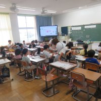 ３、4年生の授業（10/4）の様子です