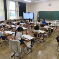 １、２年生の授業（10/8）の様子です