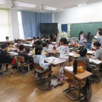 ３、4年生の授業（10/9）の様子です