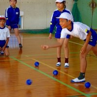 ４年生　ボッチャ体験の様子です