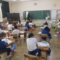 １、２年生の授業（11/8）の様子です