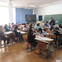 ３、4年生の授業（11/8）の様子です